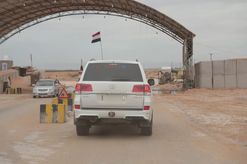 تصريحات العليمي بالمهرة تثير جنون مافيا التهريب.. الحريزي: الحوثي ليس عدواً لنا