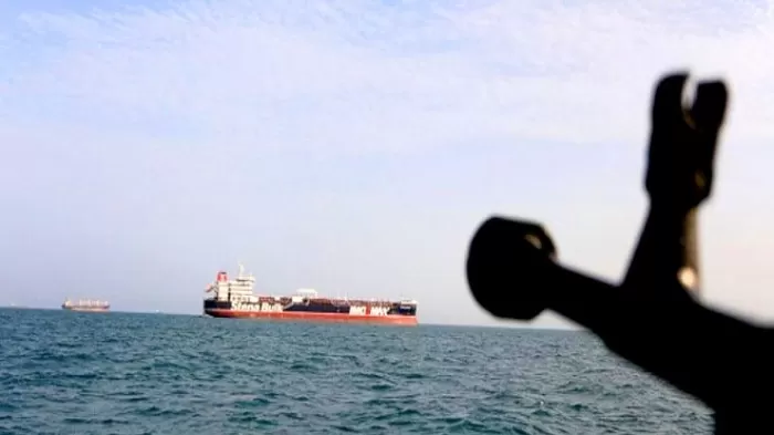 بتوجيهات من إيران.. الحوثي يعلن رفع الجاهزية القتالية لميليشياته البحرية