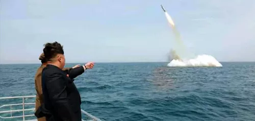 كوريا تجري تجارب صاروخية وواشنطن تعدها تهديداً لجيرانها