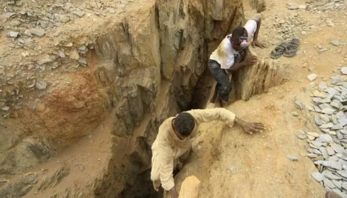 38 قتيلاً بانهيار منجم ذهب في السودان