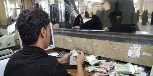 ميليشيا الحوثي تخطف صرافين وتنهب أموالهم بالحديدة