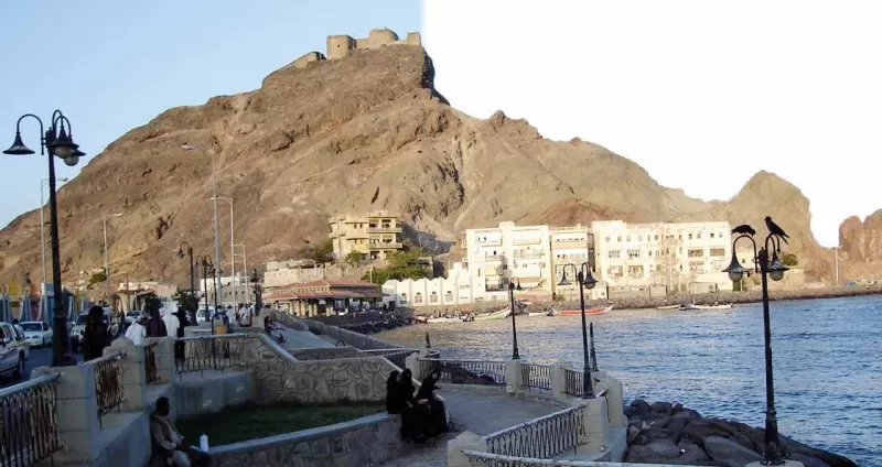 الزُبيدي يطّلع على مستوى إنجاز المالية لتكليفات لجنة الإيرادات