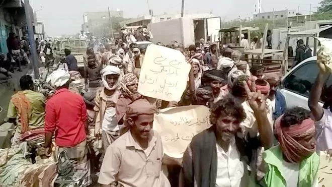 تظاهرة شعبية بأحور رفضاً لقوات "الزامكي".. معركة أبين مع إرث هادي