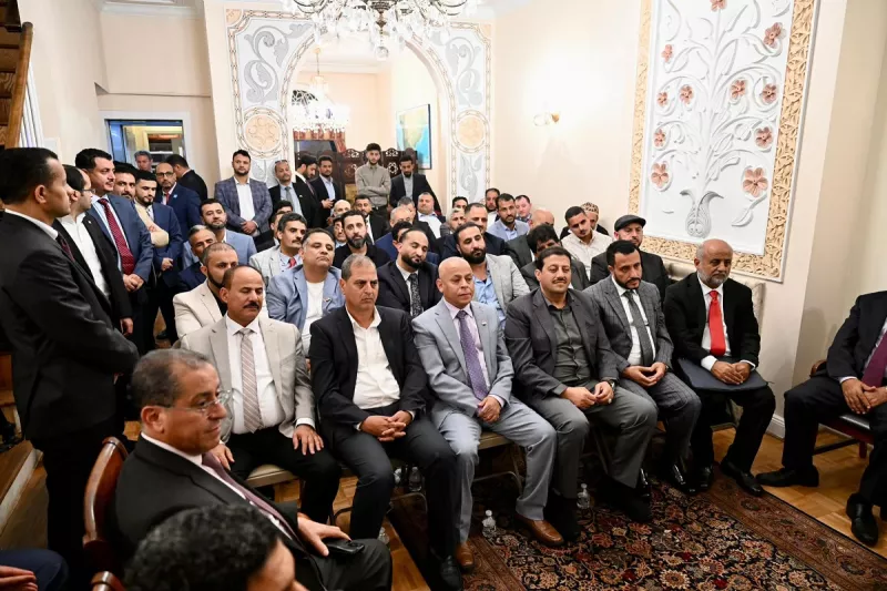 دعا الجالية بأمريكا للانخراط فيها.. العليمي: معركتنا هي ضد فكر الاصطفاء والولاية