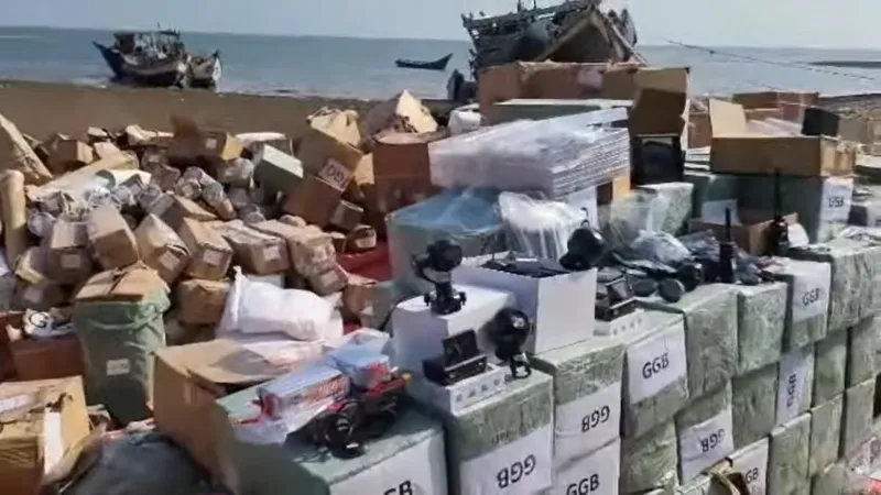 مخاوف حوثية من توجه دولي لدعمها.. جهود محلية لتضييق خطوط التهريب الإيراني بالبحر
