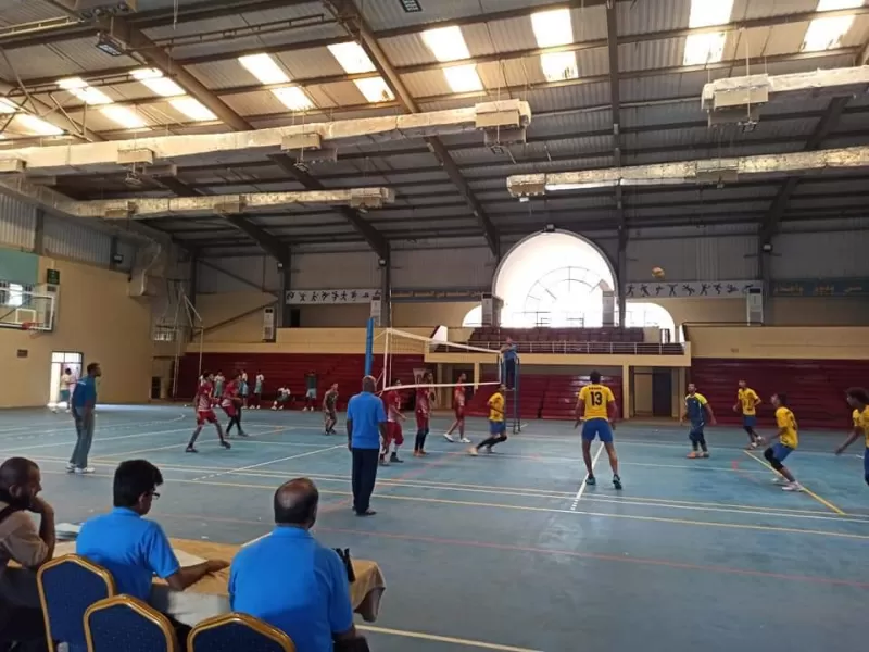 انتصاران للشعلة والميناء في افتتاح بطولة كرة الطائرة في محافظة عدن لفئة الرجال