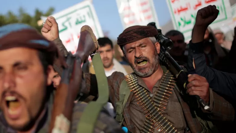 سيناتور أمريكي يطالب بايدن بإعادة الحوثيين لقائمة الإرهاب سريعاً