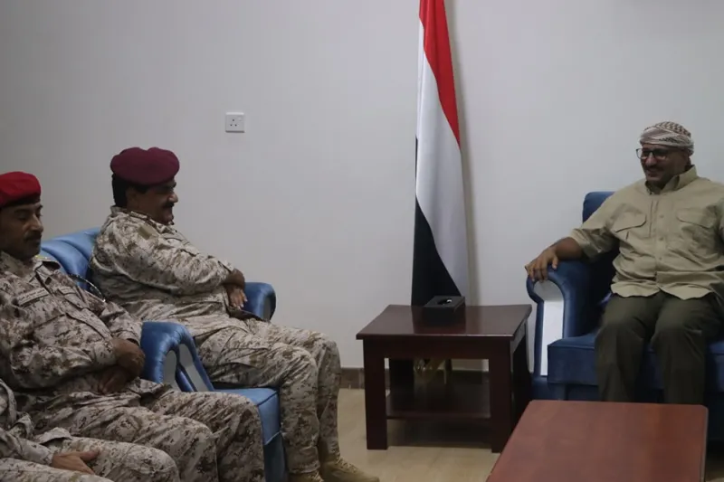 وزير الدفاع: المقاومة الوطنية رافد قوي للمعركة ضد ذراع إيران