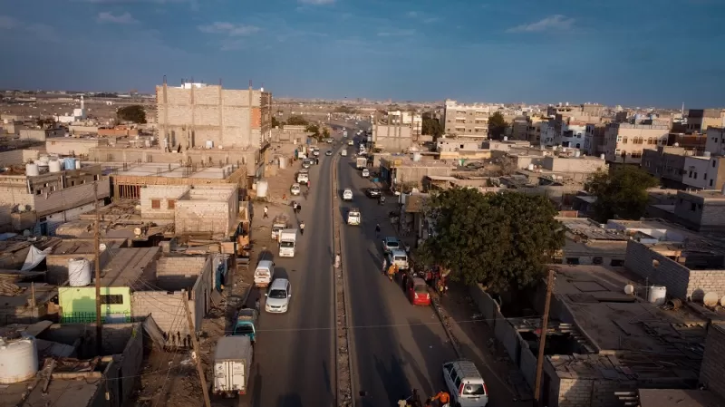 رئيس الحكومة يوجه بإيقاف قرار وزير الأشغال بشأن صندوق الصيانة