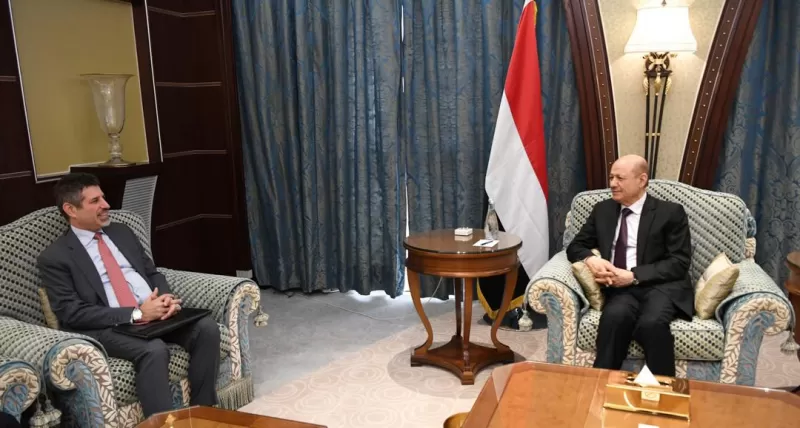 العليمي يبحث مع السفير الأمريكي دعم إصلاحات الرئاسي اليمني