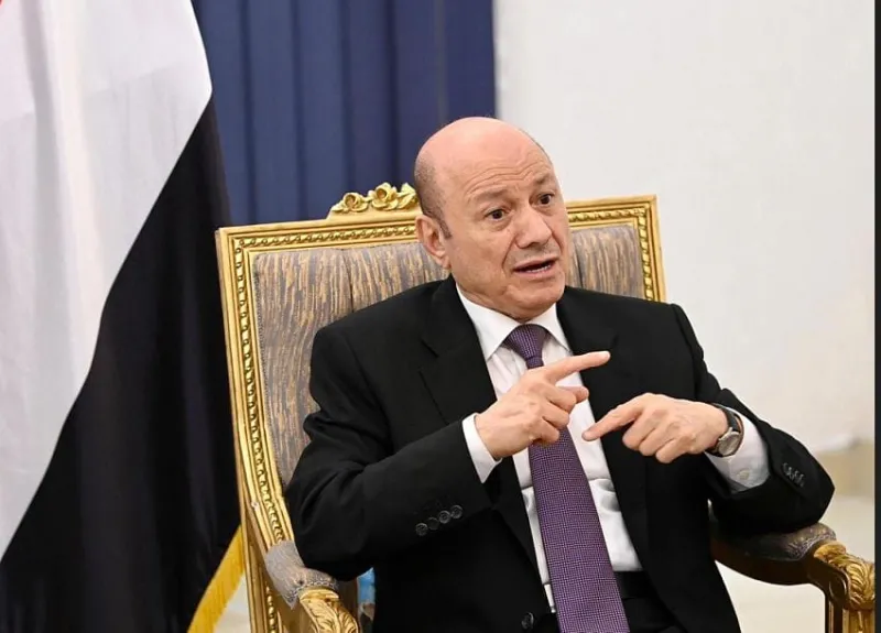 العليمي يقلل من قدرات الحوثي ويستدل بعجزه في الجبهات