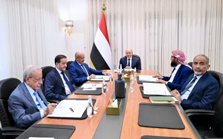 الرئاسي يؤكد أولوية الإصلاحات الاقتصادية والأمنية وحماية الاستقرار