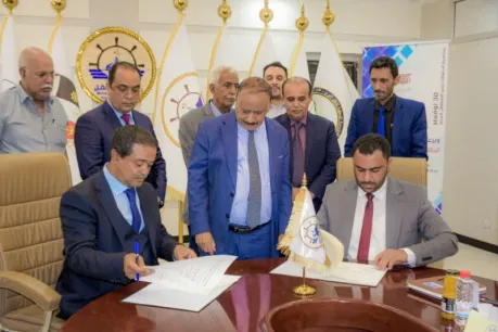 مؤسسة موانئ البحر الأحمر توقع مذكرة تفاهم لاعادة تطوير وتاهيل ميناء المخا التاريخي