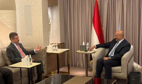 طارق صالح: استقرار البحر الأحمر ولجم التهديدات الإيرانية مرهون بدعم الشرعية