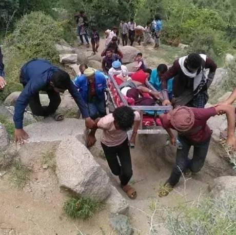 حادث مروع في جبل حبشي.. حصار الحوثي يحوّل طرق تعز إلى مقابر مفتوحة