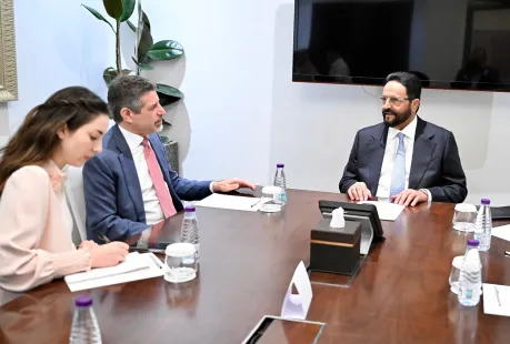 تعزيز التعافي الاقتصادي وإعادة الإعمار.. دعوة الرئاسي لمواقف دولية حازمة