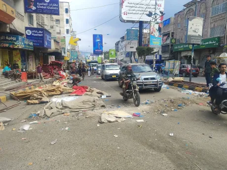 رفع مخيمات الاعتصام.. اختلال أولويات أمن تعز لضبط منفذ تفجير شارع تعز