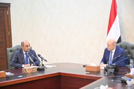 ضبط الإنفاق وتنمية الإيرادات وتحسين الخدمات.. إصلاحات بن بريك على طاولة الرئاسي