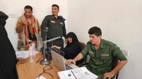 مليشيا الحوثي تستنجد بالمبعوث الأممي ضد البطاقة الذكية بالمناطق المحررة