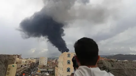 ردع استراتيجي وتعميق للمأساة.. إسرائيل توسع بنك أهدافها في صنعاء
