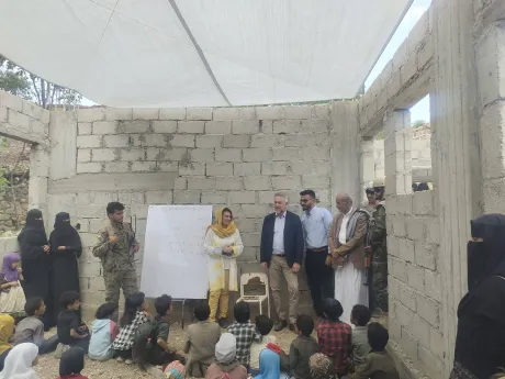 السفير الأوروبي باليمن: تعز نموذج للتنوع والحوار ومفتاح تعافي اليمن