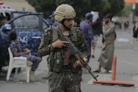 تحريك ملف المفاوضات.. تغطية حوثية على الانكسارات الداخلية