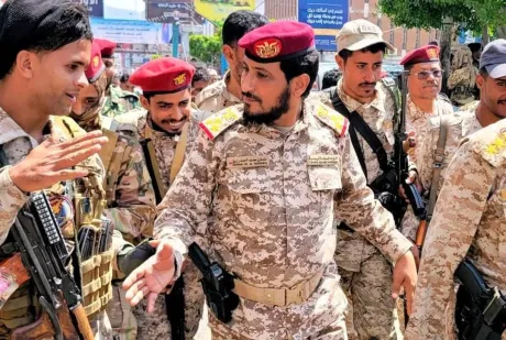 إصابة قائد اللواء الخامس حرس رئاسي، ومقتل اثنين من مرافقيه في تعز