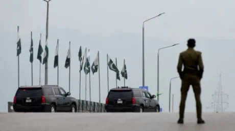 طهران تنهي زيارة باكستان بلا محادثات مع واشنطن