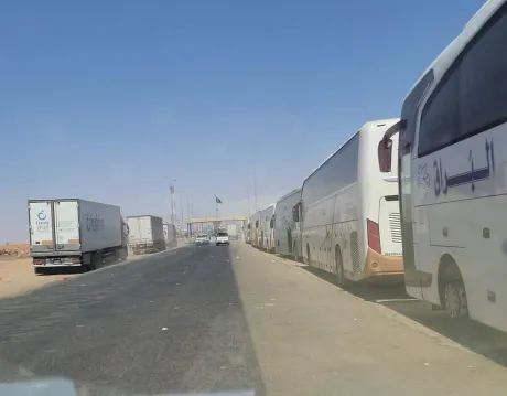 ازدحام الوديعة يهدد الصادرات الزراعية اليمنية بخسائر متفاقمة