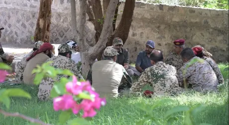 طارق صالح يؤكد جاهزية محور الحديدة ويشيد بدور المقاومة في تهامة والزرانيق