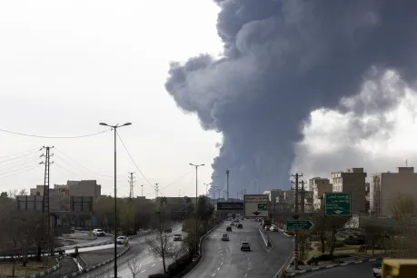 تحليل: استهداف مجمع كارون يكشف هشاشة الصناعات الإيرانية