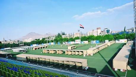 تحويل ملعب نادي وحدة صنعاء إلى "سوق شعبي".. استهداف للرياضة وإهانة لتاريخ عريق