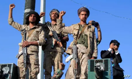 استعدادًا لـ"الحرب القادمة".. الحوثيون يرممون ترسانتهم ويغيرون خارطة انتشار السلاح