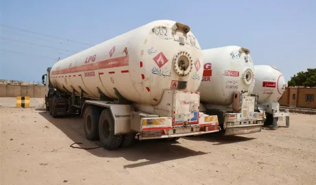 أجور نقل الغاز من مأرب.. جريمة فساد مسكوتٌ عنها