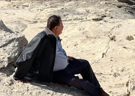 أحمد سيف حاشد.. صوت الشعب الحر في زمن القهر والإهمال