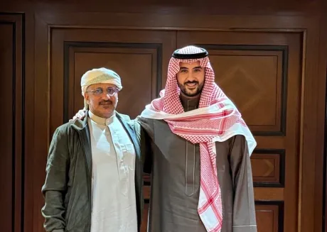 طارق صالح يبحث مع وزير الدفاع السعودي سبيل تعزيز الاستقرار وأمن المنطقة