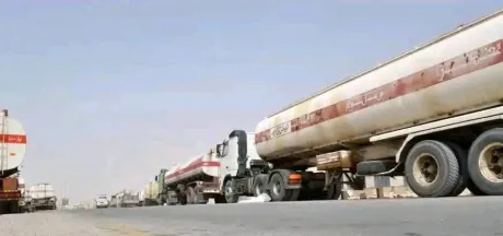 بدعم سعودي.. شحنة وقود تغادر المخا لتعزيز توليد الكهرباء في عدن