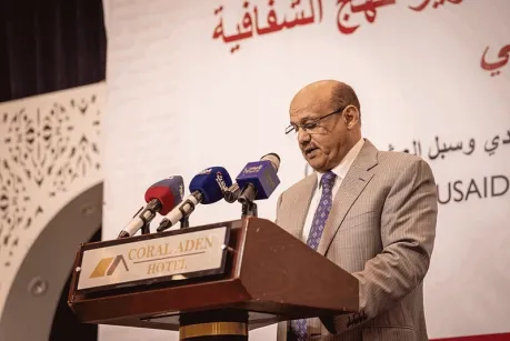 تخادم إخواني حوثي لضرب استقرار الصرف بالمناطق المحررة