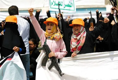 الزينبيات.. الوجه النسائي القمعي للحوثيين