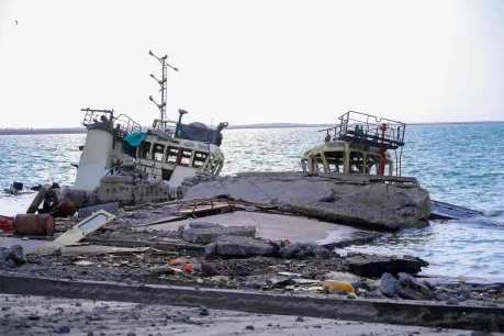 تأهيل موانئ الحديدة.. مساعٍ حوثية لاستعادة أهم مورد اقتصادي لخزينتها