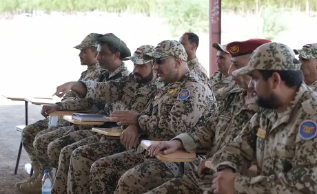 طارق صالح يتابع تمرينًا عملياتيًا رفع الجاهزية القتالية وتعزيز الاستعداد طارق صالح يتابع تمرينًا عملياتيًا رفع الجاهزية القتالية وتعزيز الاستعداد