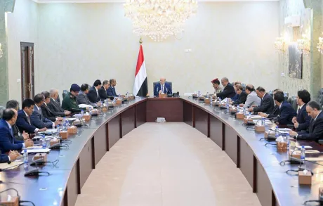 "الاعتماد على النفس والتمسك بالمستدام".. الرئاسي يحدد مهام الحكومة القادمة