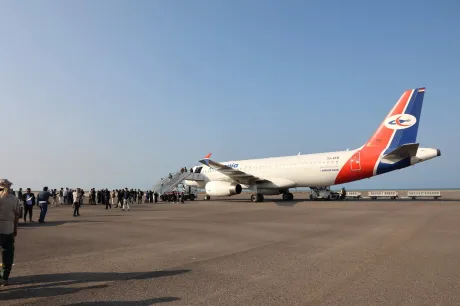 اليمنية تواصل رحلاتها إلى مطار المخا.. والبركاني: المدينة تستعيد دورها التاريخي