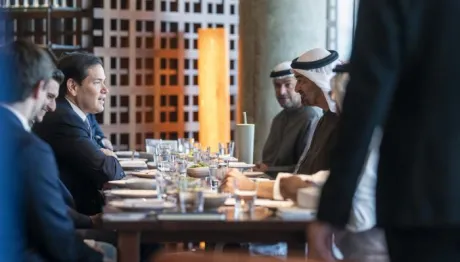 روبيو يبدأ من أبوظبي مهمة ترميم الثقة الخليجية بعد التفاهم مع إيران
