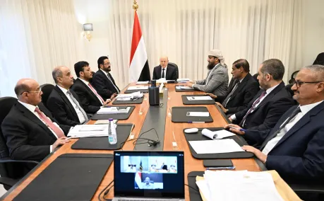 الرئاسي يقر حزمة إجراءات لتعزيز الانضباط المالي وتوسيع الإيرادات