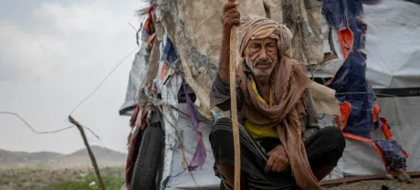 تشخيص من البرلمان والبنك للأزمة.. غياب موازنة حكومية وفقدان الإيرادات
