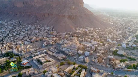 "المستقبل الواعد".. القوات الجنوبية تفرض سيطرتها على سيئون وسط انهيارات العسكرية الأولى